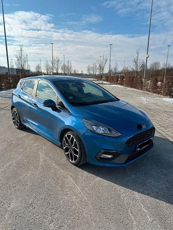 Blau Gebraucht 2020 Ford Fiesta ST Limousine | 18.400 € (Fairer Preis) - Bild 1/4