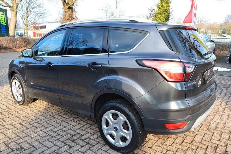 Gebraucht Ford Kuga Cool & Connect 179 PS (131 kW) 2017 Grau SUV