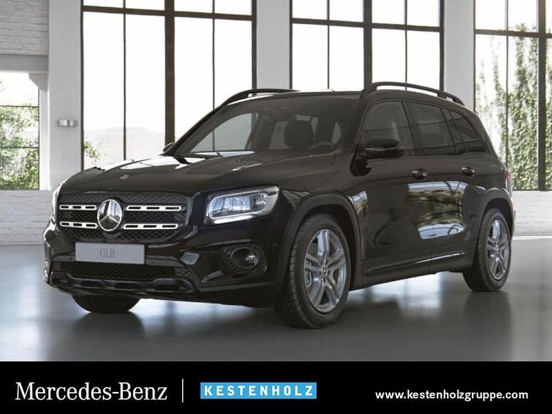 Nachtschwarz Gebraucht 2021 Mercedes GLB220 Night SUV | 29.990 € (Guter Preis) - Bild 1/4