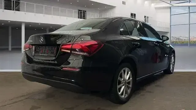 Gebraucht Mercedes A250 218 PS (160 kW) 2022 Schwarz Limousine