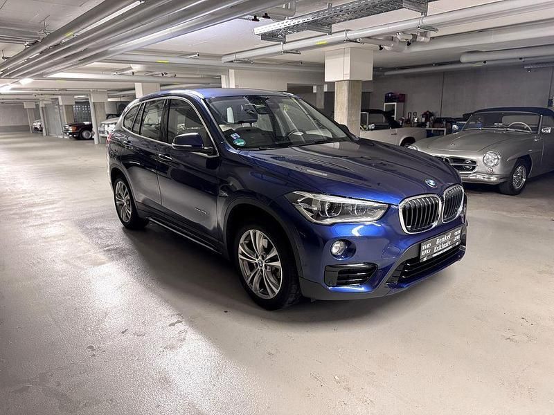 Blau Gebraucht 2016 BMW X1 Sport Line SUV | 19.290 € (Guter Preis) - Bild 1/4