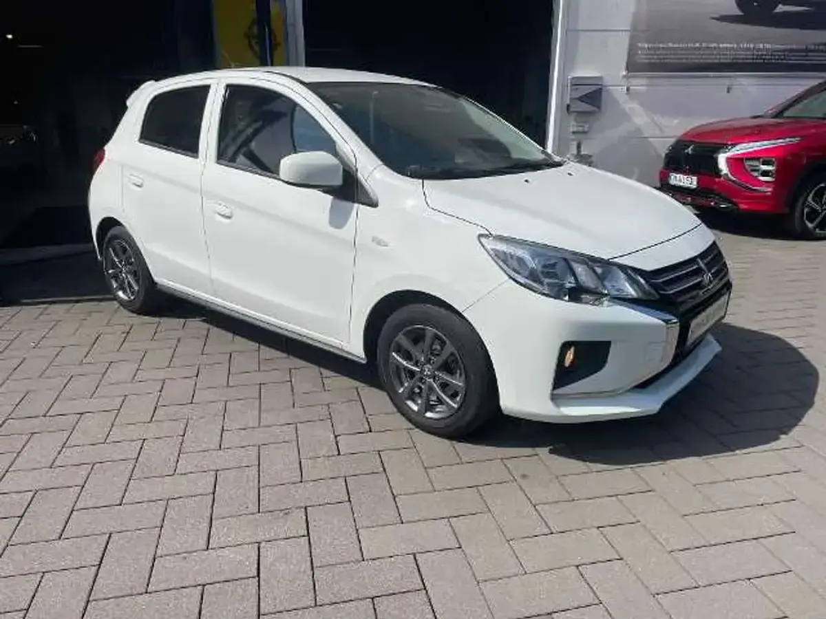 Gebraucht Mitsubishi Space Star Spirit 71 PS (52 kW) 2021 Islandweiß Kleinwagen