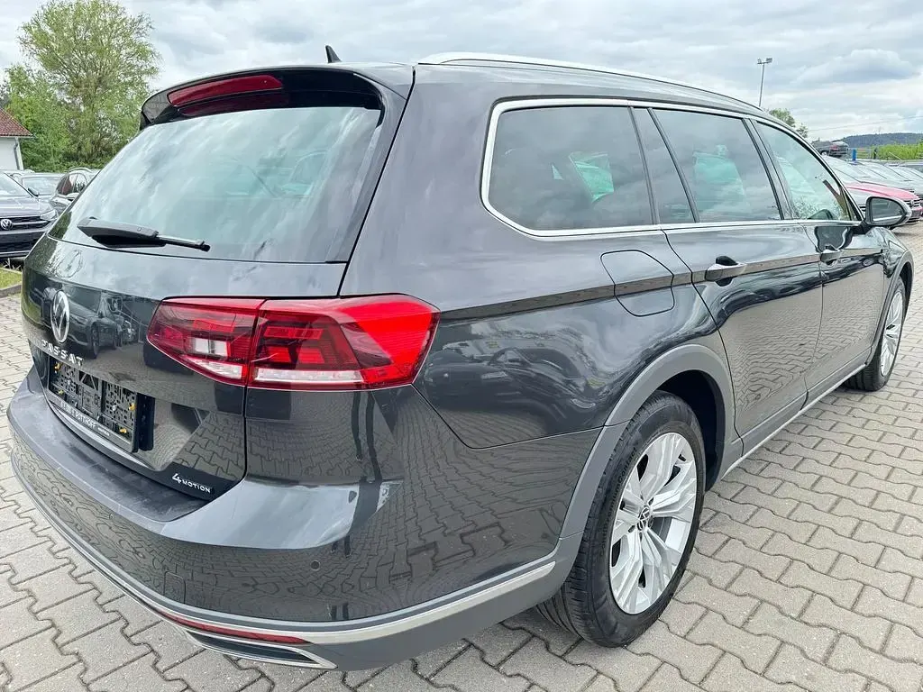 Używany VW Passat Alltrack 200 KM (147 kW) 2022 Szary Kombi