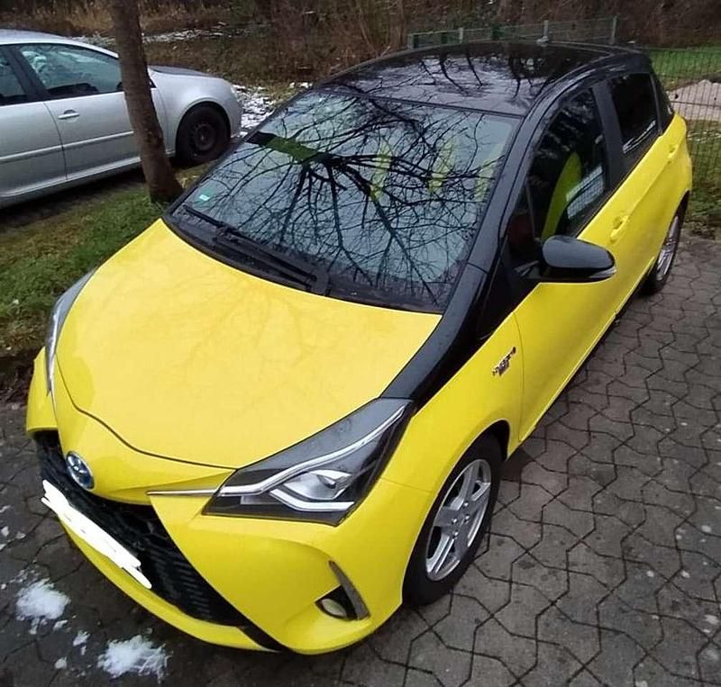 Gebraucht Toyota Yaris 101 PS (74 kW) 2017 Gelb Kombi
