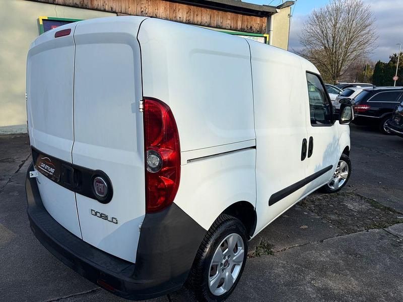 Gebraucht Fiat Doblò Basis 90 PS (66 kW) 2013 Weiß Van / Kleinbus