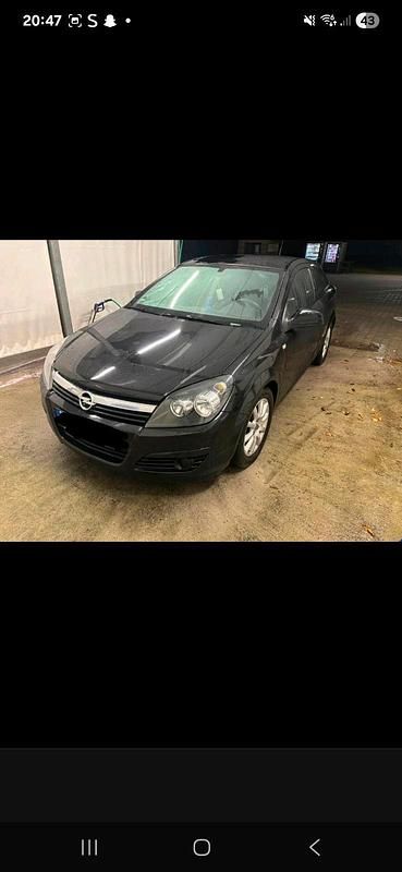 Schwarz Gebraucht 2010 Opel Astra GTC Coupé | 4.000 € (Teuer) - Bild 1/4