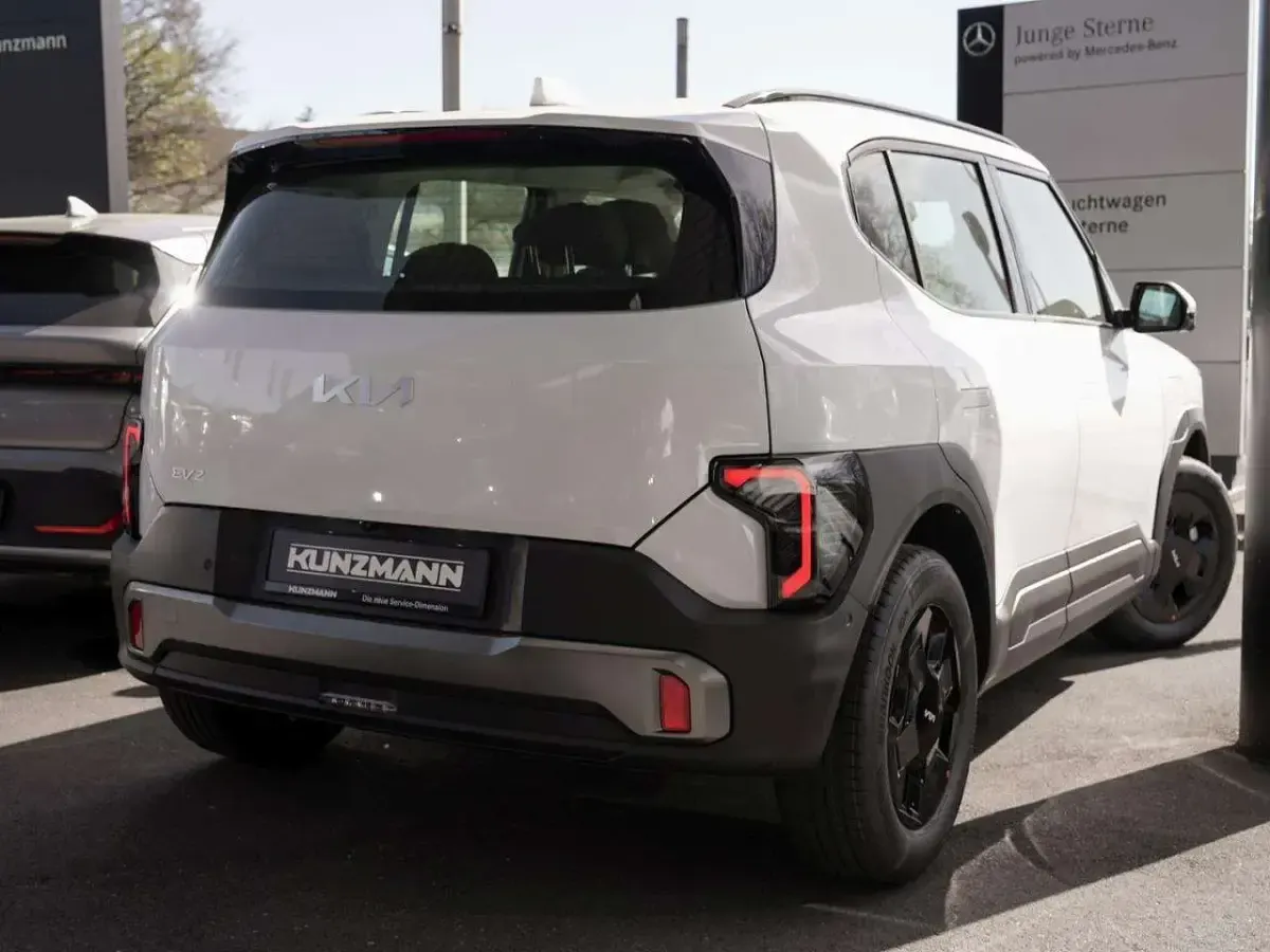 Gebraucht Kia EV2 Earth 106 kW (145 PS) 2026 Weiß SUV