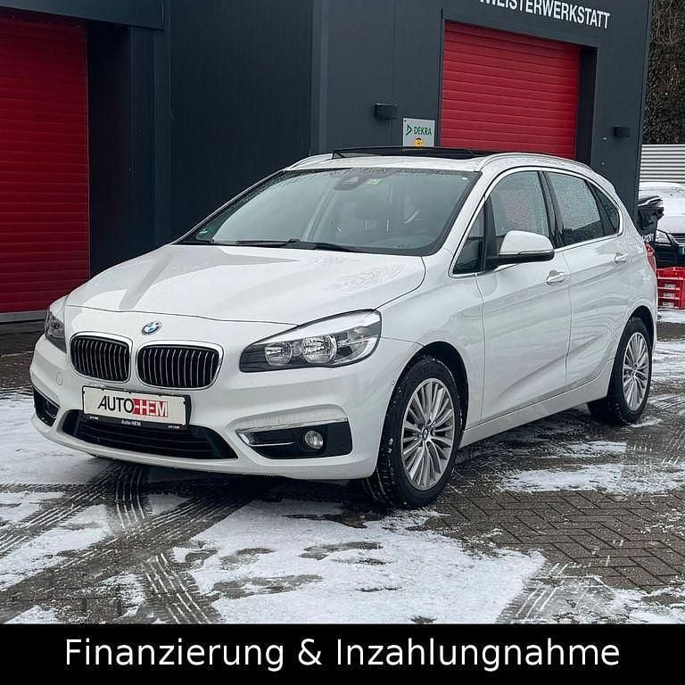 Weiß Gebraucht 2015 BMW 218 Luxury Line Van / Kleinbus | 11.700 € (Fairer Preis) - Bild 1/4