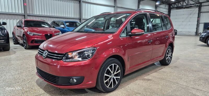 Rot Gebraucht 2011 VW Touran Van / Kleinbus | 5.800 € (Guter Preis) - Bild 1/4