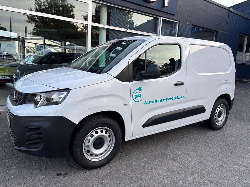 Gebraucht Peugeot E-Partner 55 kW (75 PS) 2025 Weiß Van / Kleinbus