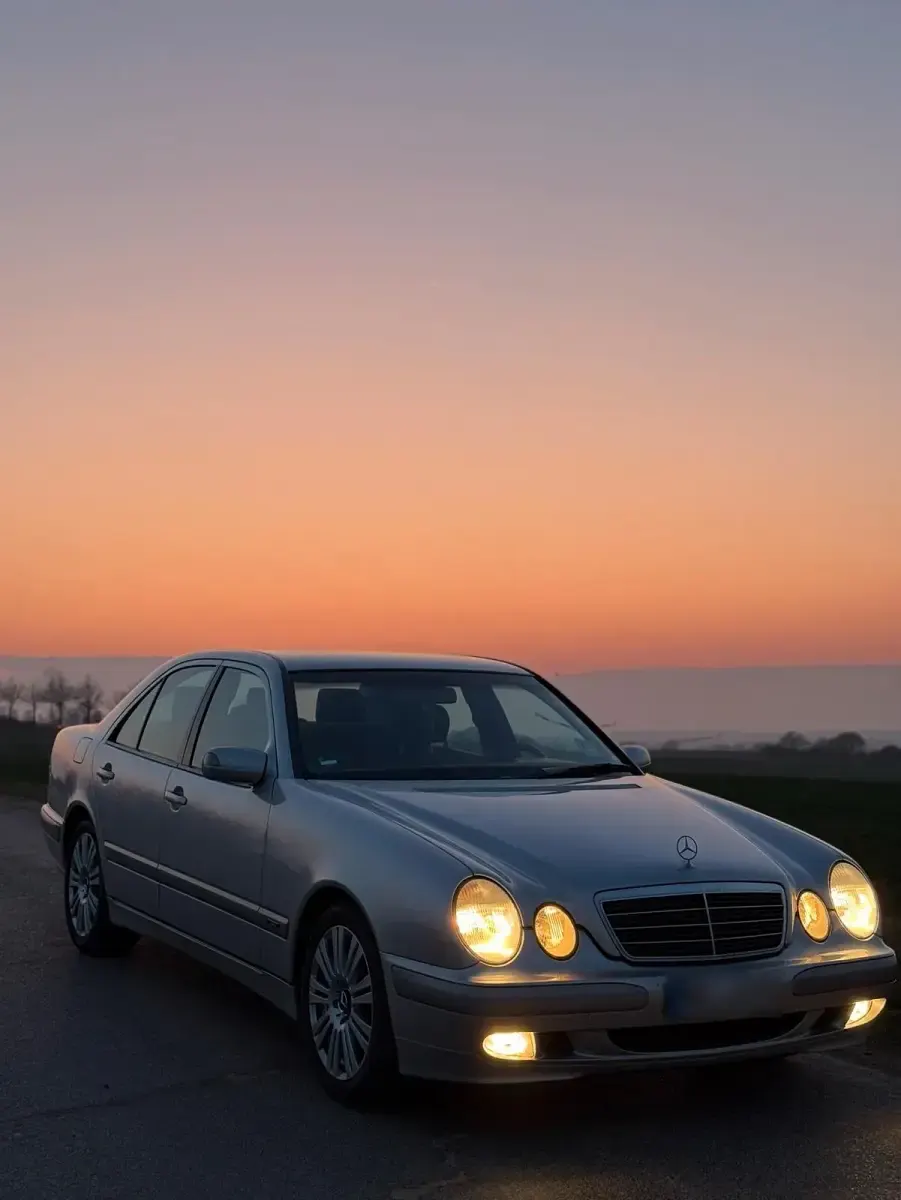 Gebraucht Mercedes E200 186 PS (136 kW) 2000 Silber Limousine