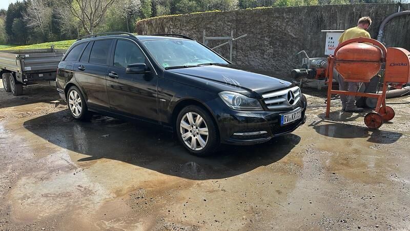 Schwarz Gebraucht 2012 Mercedes C250 Kombi | 8.750 € (Guter Preis) - Bild 1/4