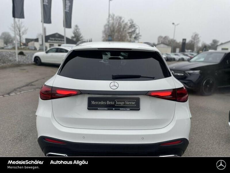 Gebraucht Mercedes GLC300 AMG 258 PS (189 kW) 2023 Unilack polarweiß SUV