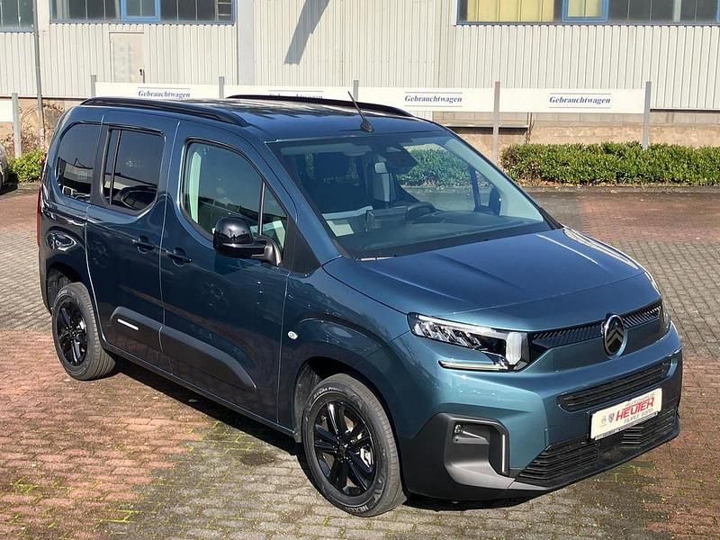 Neu Citroën Berlingo 102 PS (75 kW) 2026 Blau Van / Kleinbus