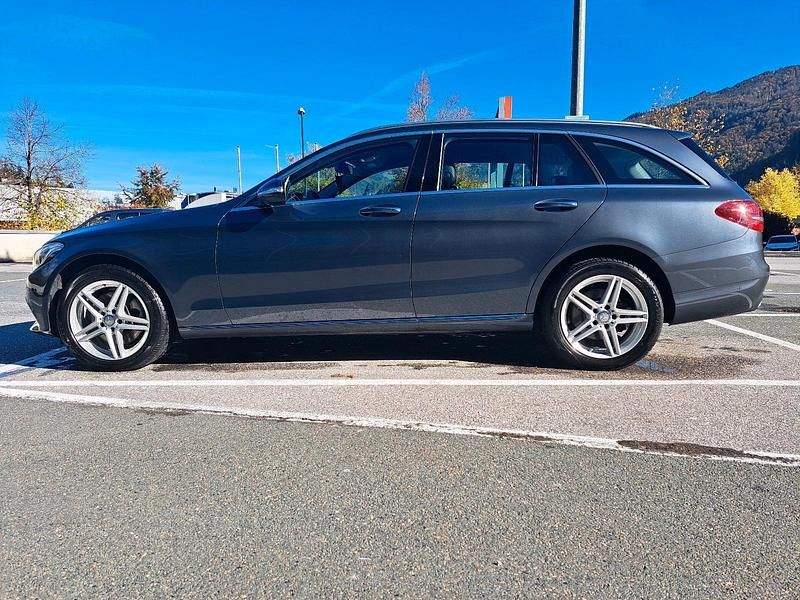 Gebraucht Mercedes C250 204 PS (150 kW) 2015 Grau Kombi