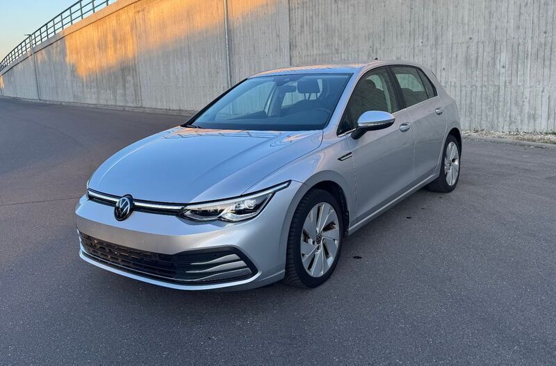 Silber Gebraucht 2023 VW Golf VIII Style Limousine | 24.800 € (Fairer Preis) - Bild 1/4
