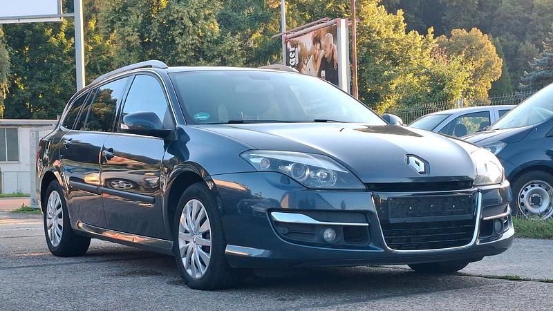 Grau eclipse Gebraucht 2012 Renault Laguna III Dynamique Kombi | 6.490 € (Fairer Preis) - Bild 1/4