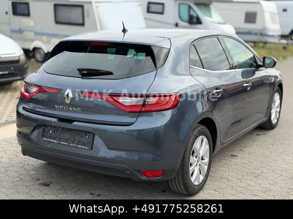 Gebraucht Renault Mégane LIMITED 132 PS (97 kW) 2018 Blau Limousine