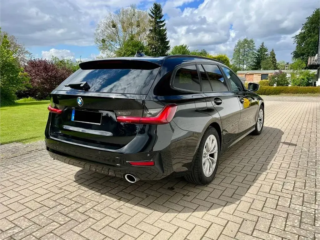 Gebraucht BMW 320 Advantage 190 PS (139 kW) 2022 Schwarz Kombi