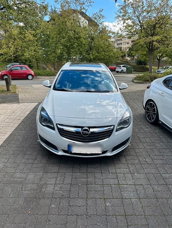 Weiß Gebraucht 2015 Opel Insignia Kombi | 8.100 € (Fairer Preis) - Bild 1/4