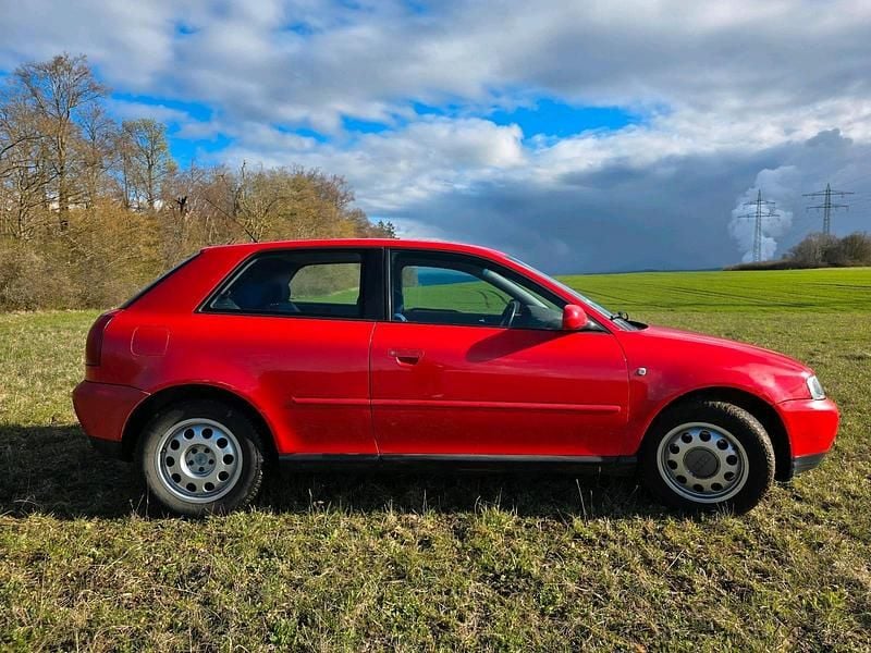 Gebraucht Audi A3 125 PS (91 kW) 1997 Rot Kleinwagen