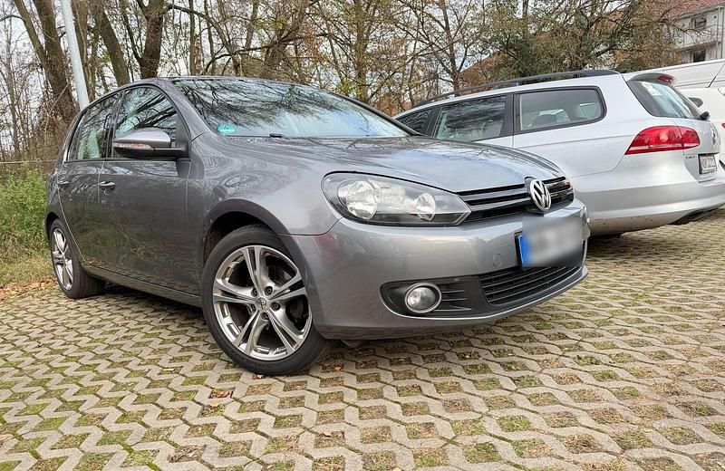 Grau Gebraucht 2011 VW Golf VI Kleinwagen | 3.700 € (Guter Preis) - Bild 1/4