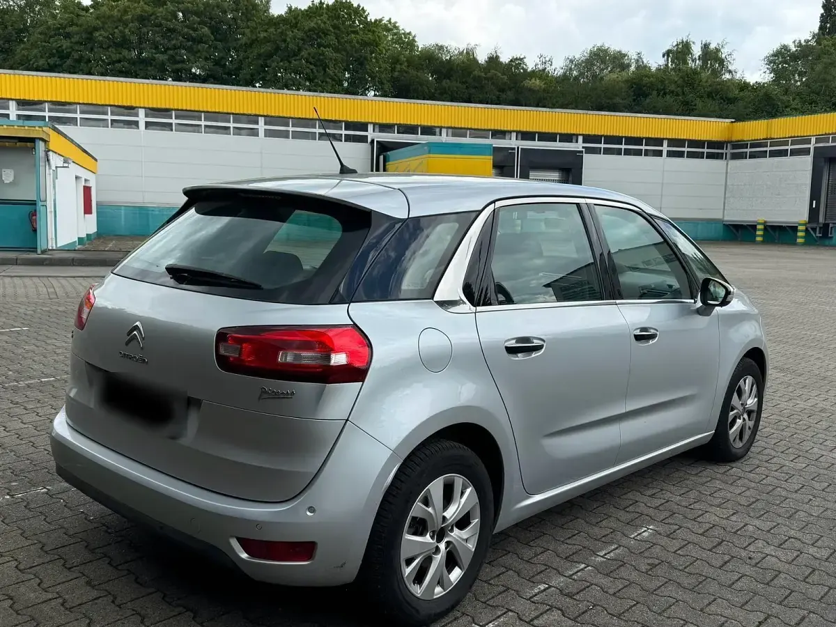 Używany Citroën C4 85 KM (62 kW) 2013 Srebrny Sedan/Limuzyna
