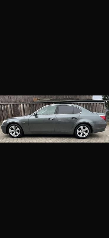 Gebraucht BMW 523 177 PS (130 kW) 2005 Grau Limousine