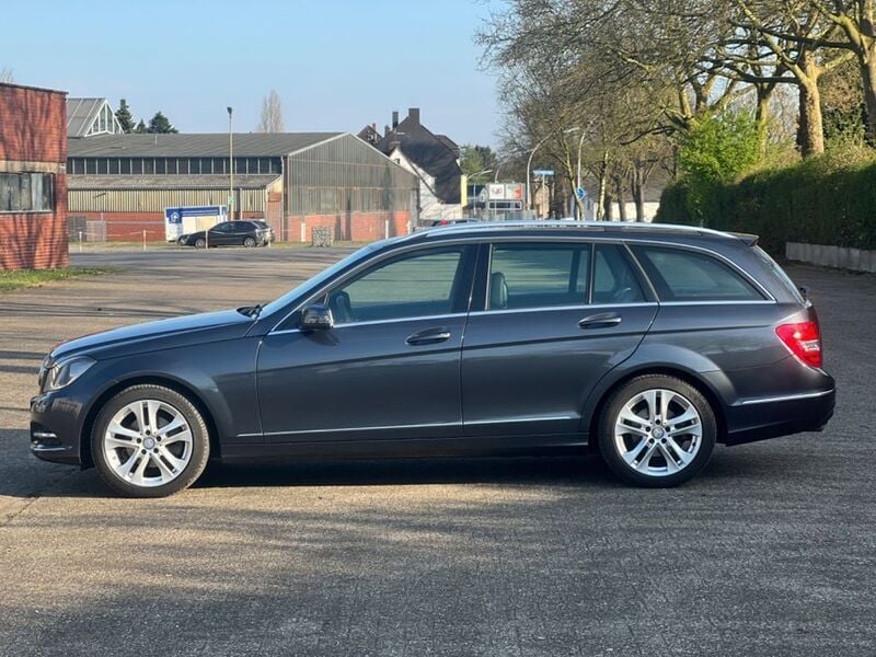 Gebraucht Mercedes C180 156 PS (114 kW) 2014 Grau Kombi