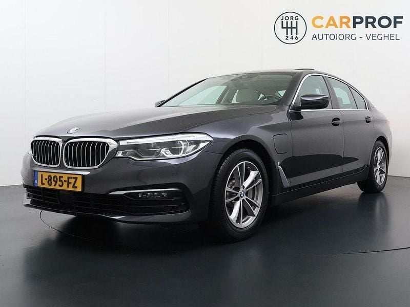 Grau Gebraucht 2019 BMW 530e Executive Limousine | 25.995 € (Guter Preis) - Bild 1/4