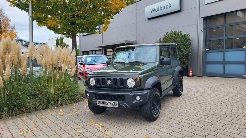 Grün Gebraucht 2022 Suzuki Jimny SUV | 28.800 € (Fairer Preis) - Bild 1/4