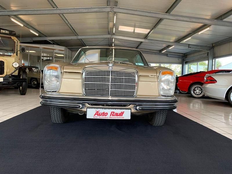 Gebraucht Mercedes W114 150 PS (110 kW) 1972 Beige Coupé