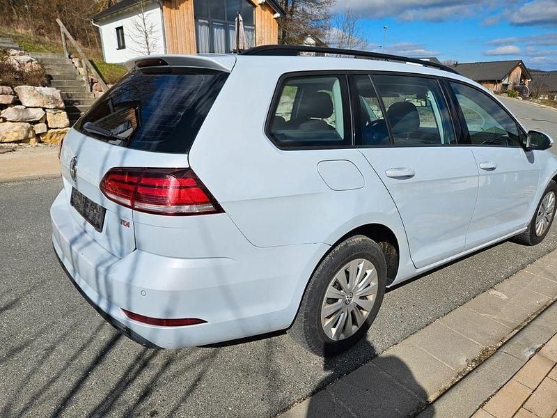 Second-hand VW Golf VII Trendline 116 CP (85 kW) 2017 Argintiu Break
