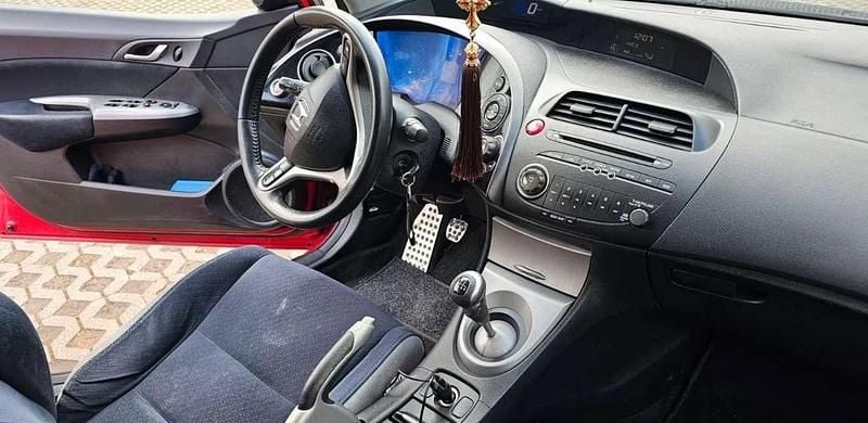 Second-hand Honda Civic 83 CP (61 kW) 2008 Roșu Berlinǎ