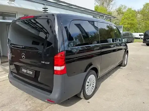 Gebraucht Mercedes Vito 163 PS (119 kW) 2025 Obsidianschwarz metallic Van