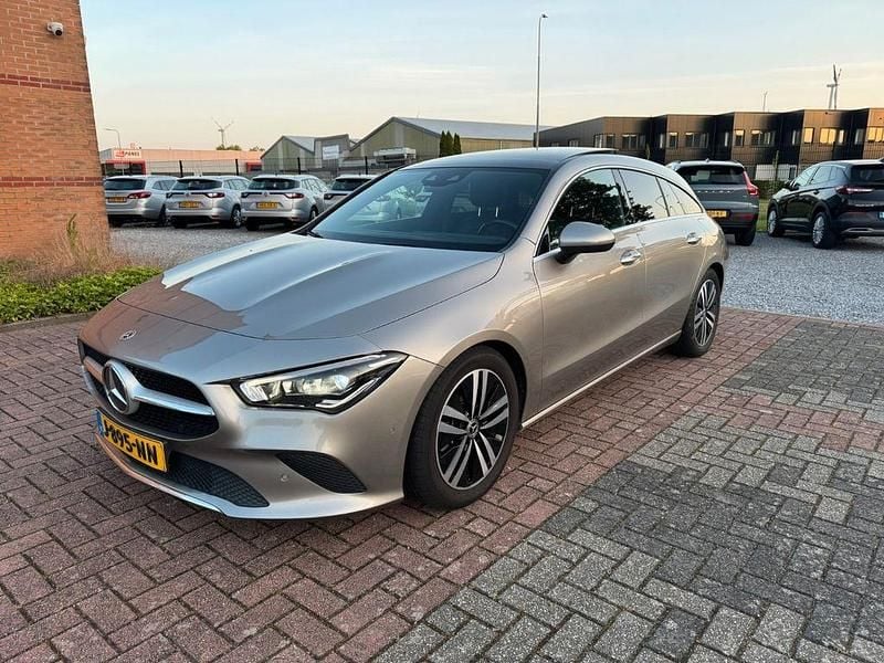 Silber Gebraucht 2020 Mercedes CLA180 Limousine | 16.950 € (Superpreis) - Bild 1/4