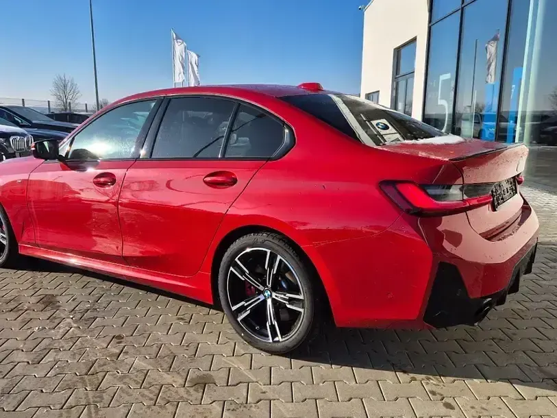 Gebraucht BMW 330 Comfort Edition 245 PS (180 kW) 2024 Rot Limousine
