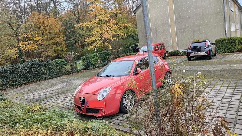 Rot Gebraucht 2008 Alfa Romeo MiTo Kleinwagen | 3.000 € (Etwas zu teuer) - Bild 1/4