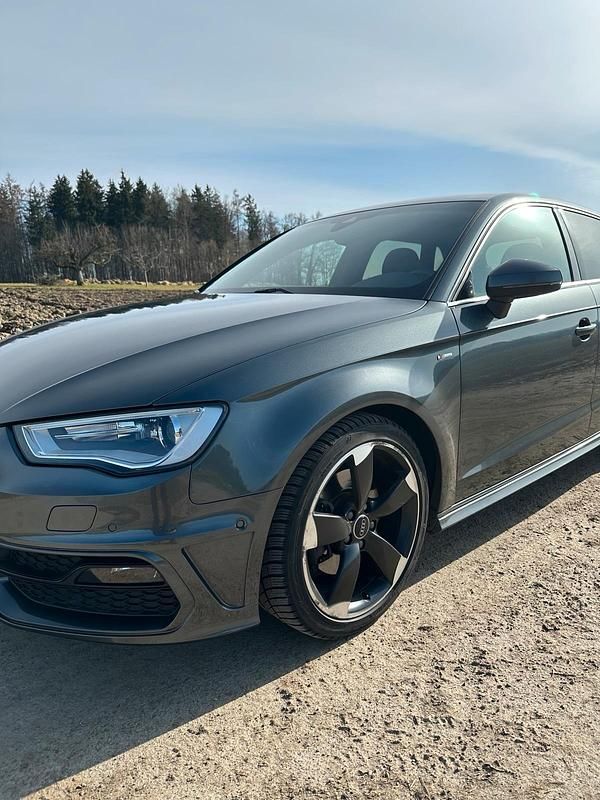 Gebraucht Audi A3 S-Line 184 PS (135 kW) 2014 Grau Kleinwagen