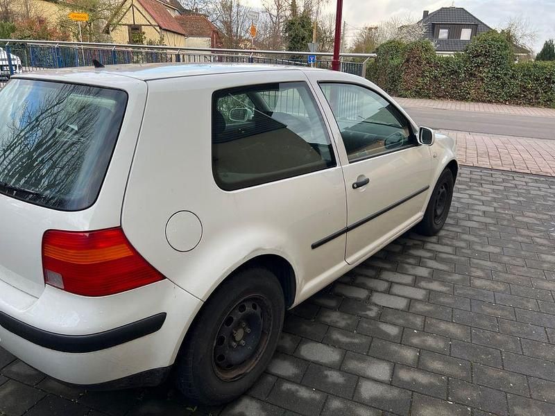 Gebraucht VW Golf IV Basis 75 PS (55 kW) 2002 Weiß Limousine