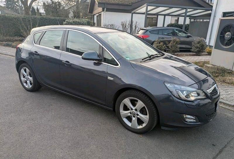 Gebraucht Opel Astra Edition 179 PS (131 kW) 2010 Blau Limousine