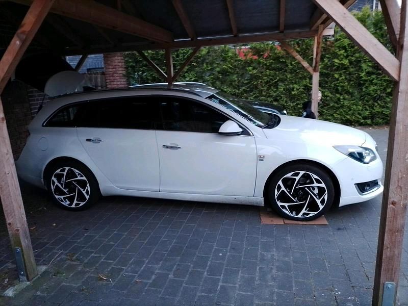 Gebraucht Opel Insignia 170 PS (125 kW) 2016 Weiß Kombi