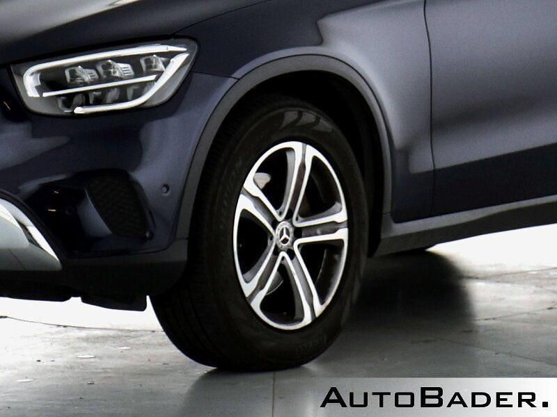 Gebraucht Mercedes GLC220 Exclusive 194 PS (142 kW) 2022 890 cavansitblau (metallic) SUV