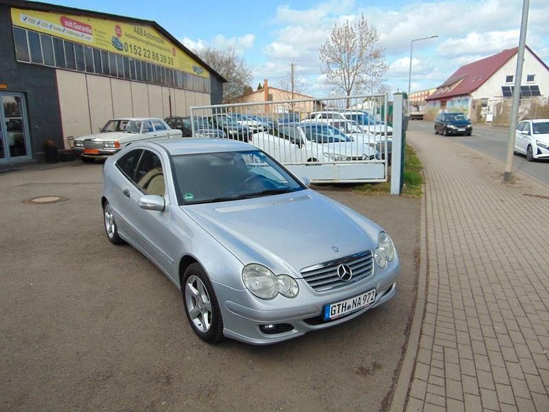 Gebraucht Mercedes C180 143 PS (105 kW) 2007 Silber Kleinwagen