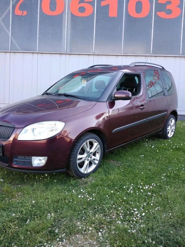 Braun Gebraucht 2009 Skoda Roomster Kombi | 3.300 € (Fairer Preis) - Bild 1/4