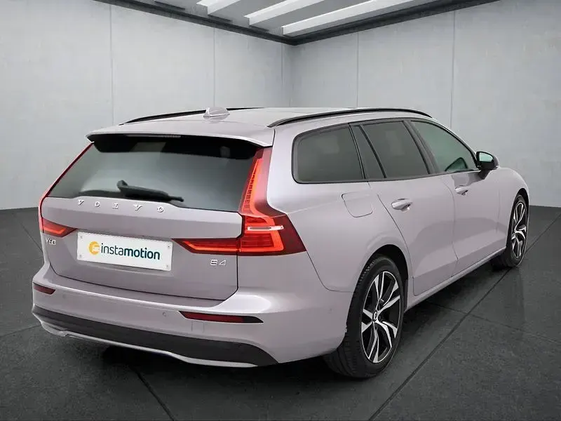 Gebraucht Volvo V60 197 PS (144 kW) 2025 Silber Kombi