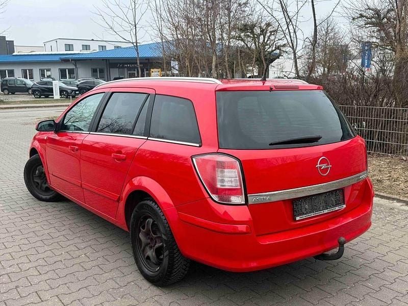 Gebraucht Opel Astra Innovation 90 PS (66 kW) 2008 Rot Limousine
