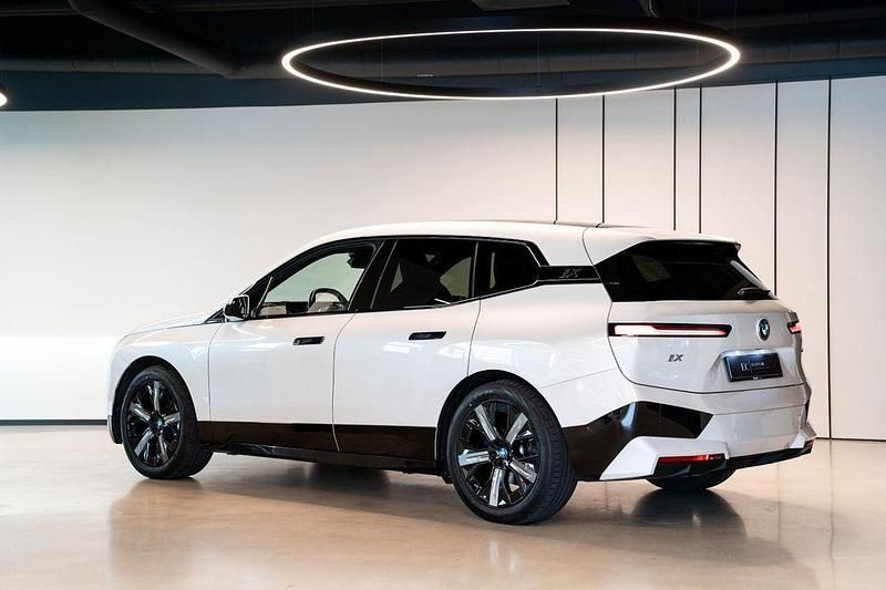 Gebraucht BMW iX Sport Line 239 kW (326 PS) 2021 Weiß SUV