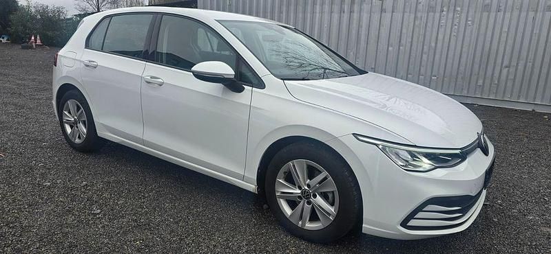 Gebraucht VW Golf VIII Life 110 PS (80 kW) 2021 Weiß Limousine