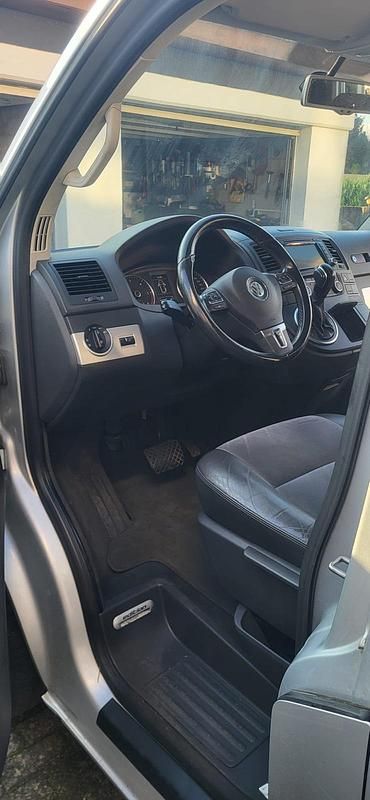 Gebraucht VW Multivan Edition 180 PS (132 kW) 2013 Grau Van